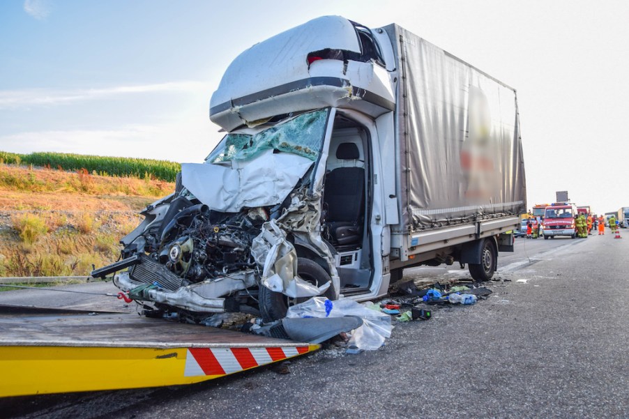 Transporter crashes on the Autobahn