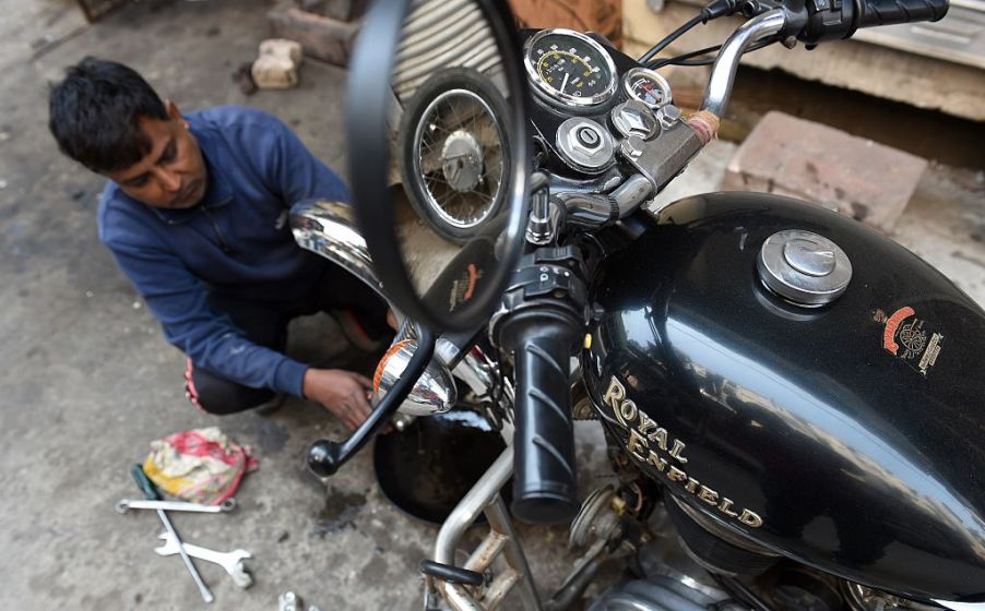 Motorcycle oil change