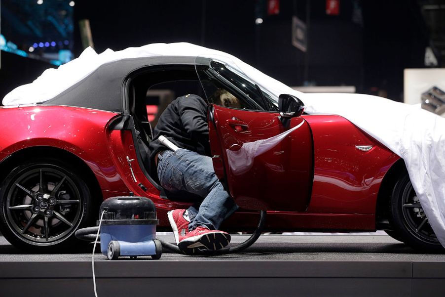 Car detailing a Mazda