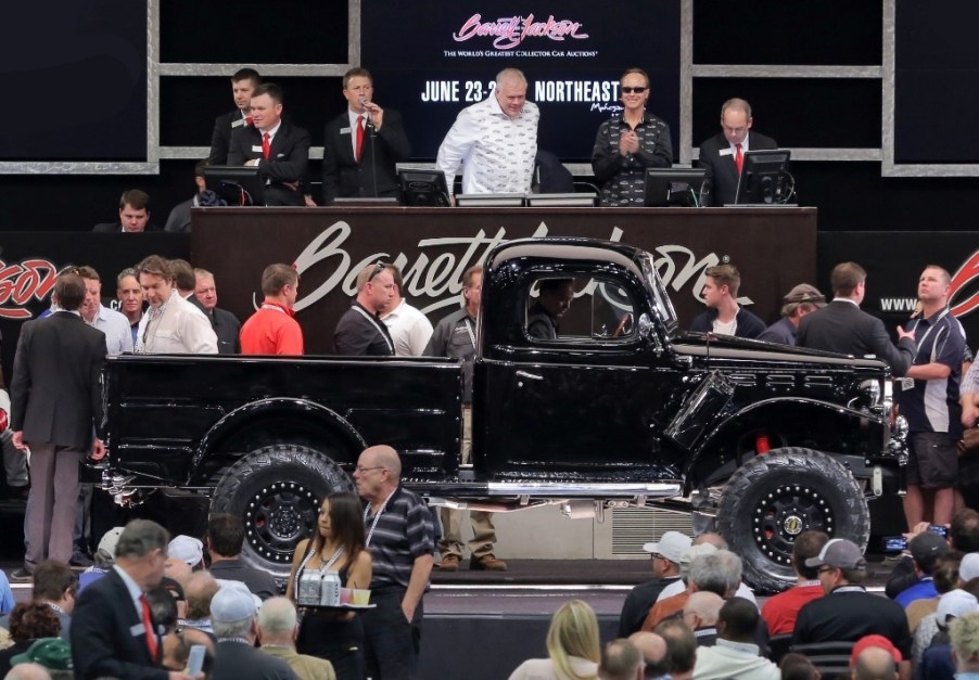 1944 Dodge Power Wagon at 2016 Barrett-Jackson auction