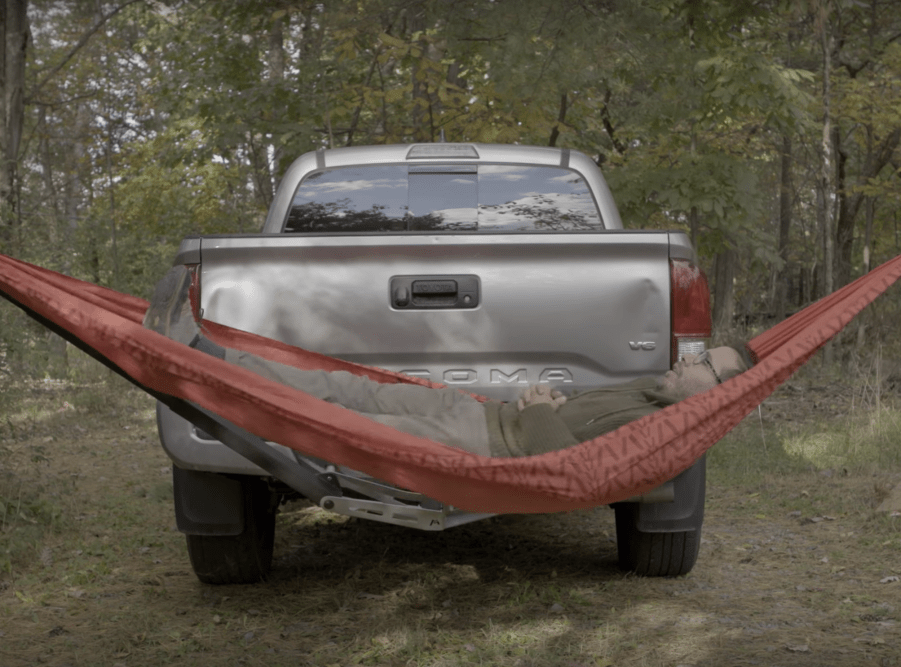 Man demonstrates building a hammock on your truck bed