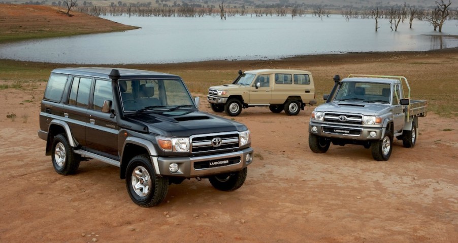 2007 Toyota Land Cruiser 7 parked near lake0-Series