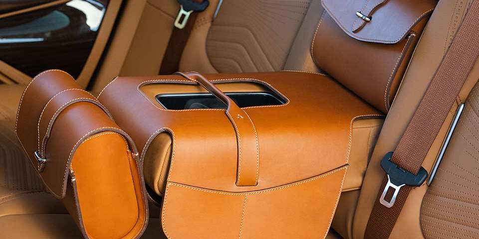 2021 Aston Martin DBX rear center armrest saddle bags