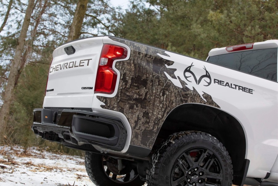 2021 Chevrolet Silverado Realtree edition bed