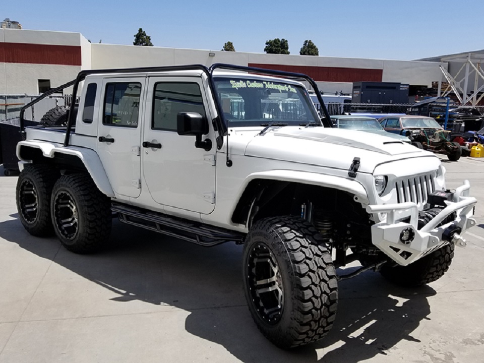 Exotic Custom Motorsports Jeep Wrangler six-wheeler