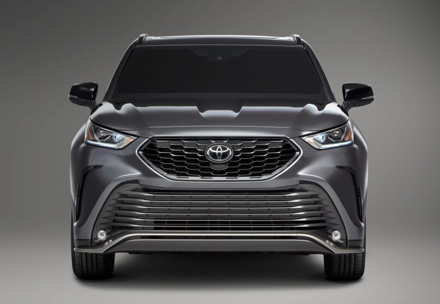 2021 Toyota Highlander XSE front