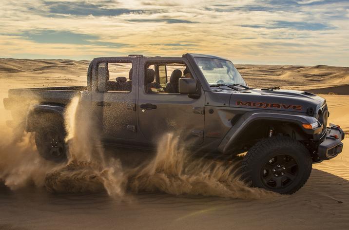 Jeep Gladiator Mojave side