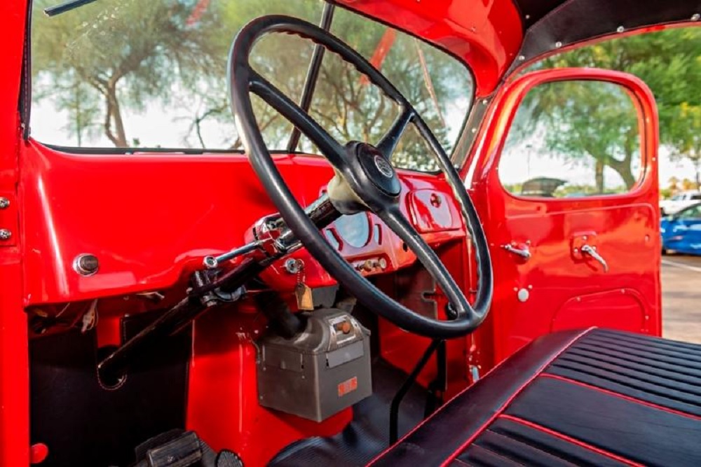 1949 Reo Speedwagon D19XA interior