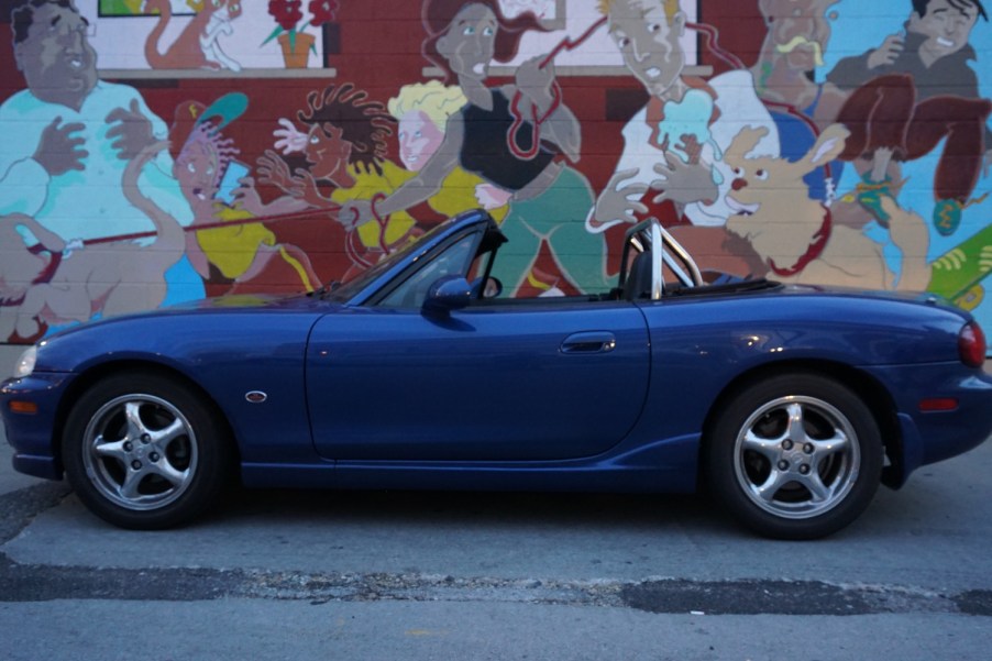 1999 Mazda MX-5 Miata 10AE side