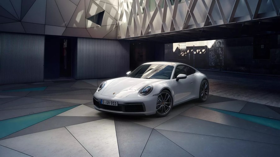 2020 Porsche 911 Carrera