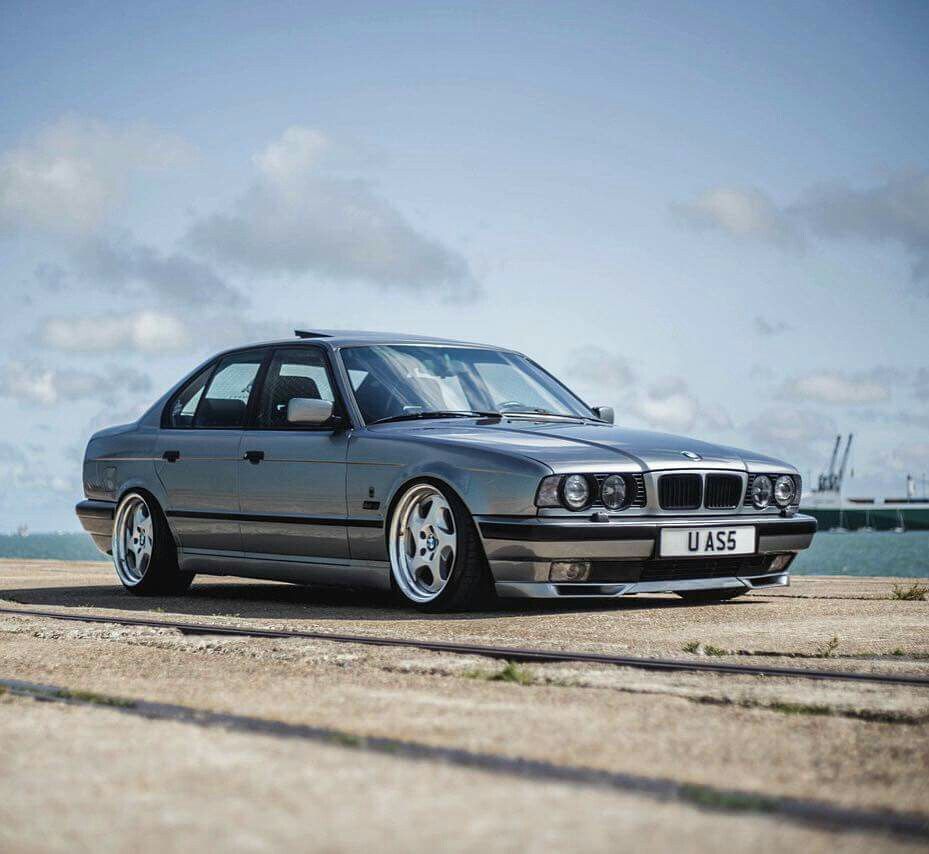 Gorgeous grey-colored E34 5-Series