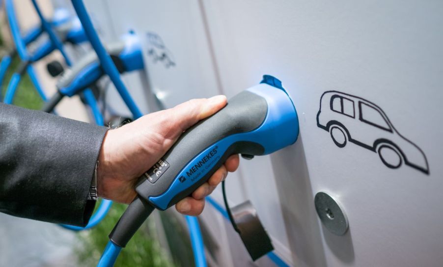 Electric vehicle (EV) plug-in station