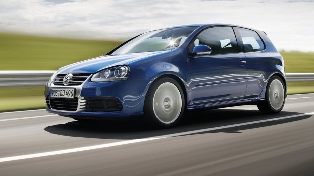 The 2008 Volkswagen R32 Is a High-Performance Hot Hatch Bargain