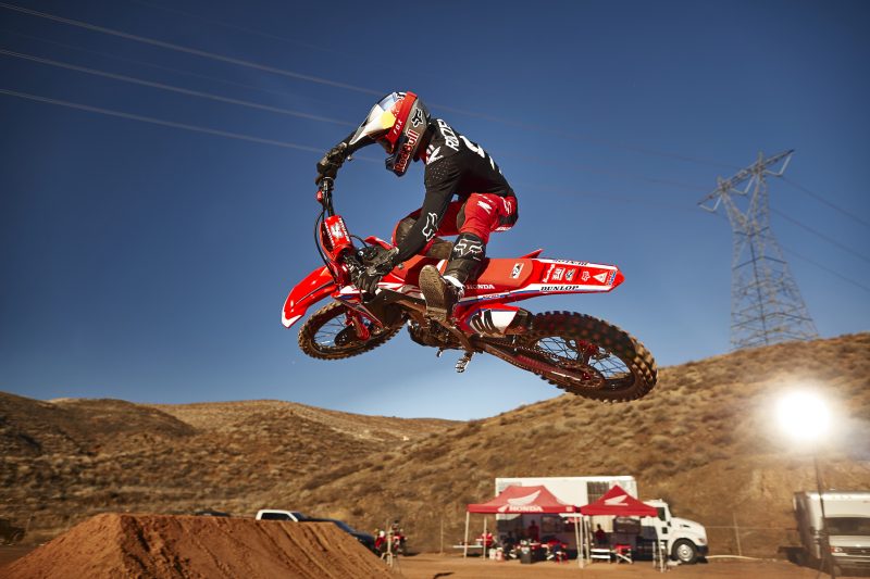 Ken Roczen on his honda dirt bike doing a motocross jump