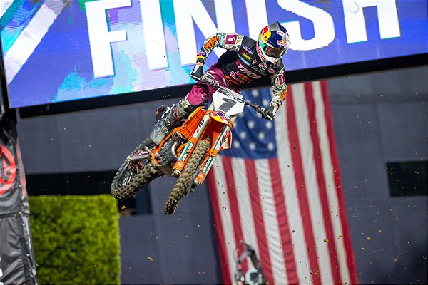 Cooper Webb flying high on his 450sxf 