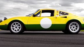 The profile of a yellow Ford GT70.