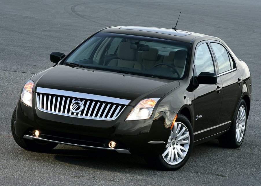 An image of a 2010 Mercury Milan outdoors.