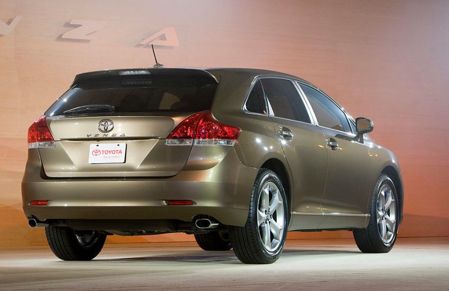 A 2009 Toyota Venza on display at an auto show