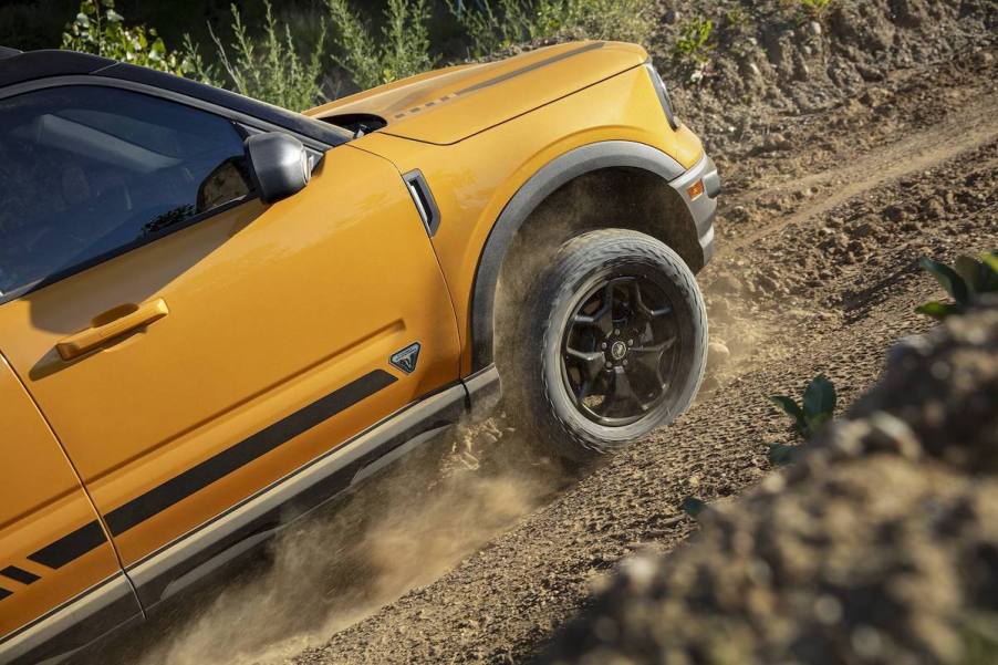 2021 Ford Bronco driving in dirt