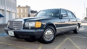 A black 1991 W126 Mercedes-Benz 560SEL