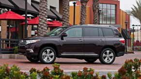 2012 Toyota Highlander parked outside