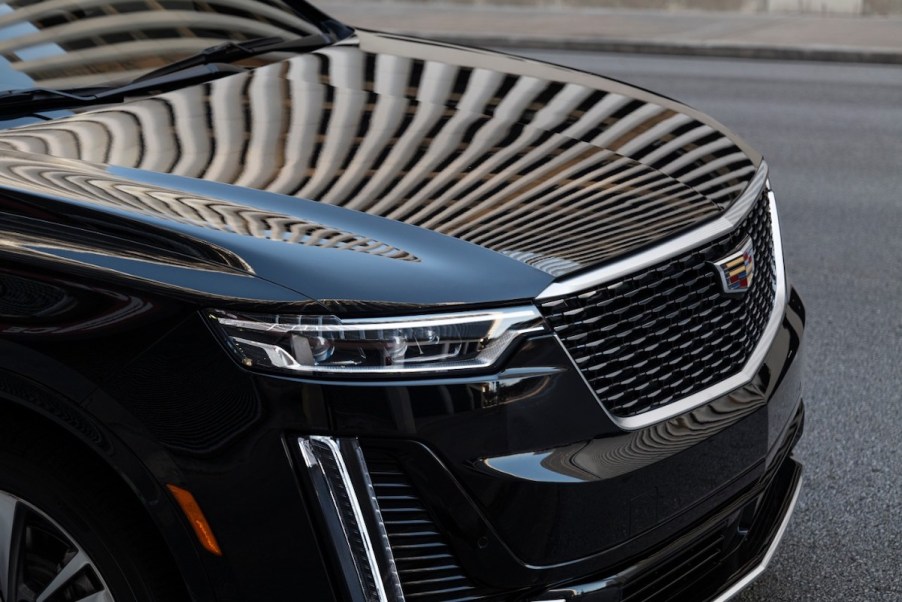 Cadillac XT6 front grille shot