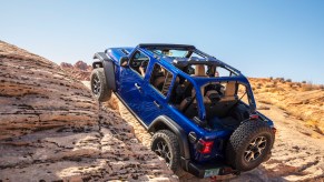 2020 Jeep® Wrangler Rubicon EcoDiesel climbing rocks