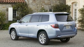 2009 Toyota Highlander Hybrid parked