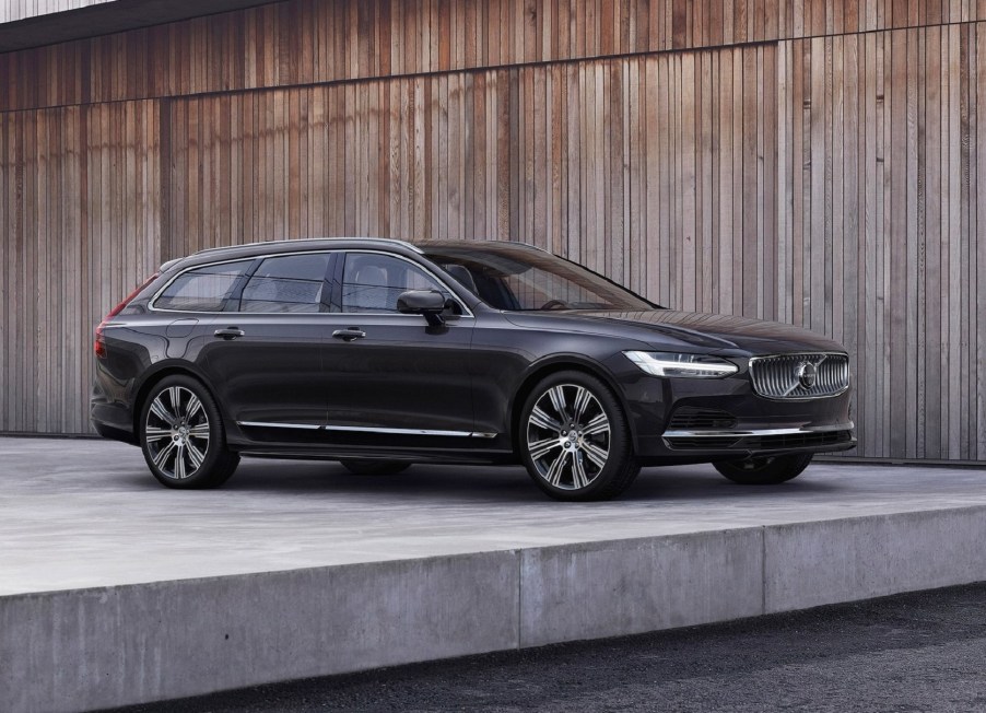 A black 2021 Volvo V90