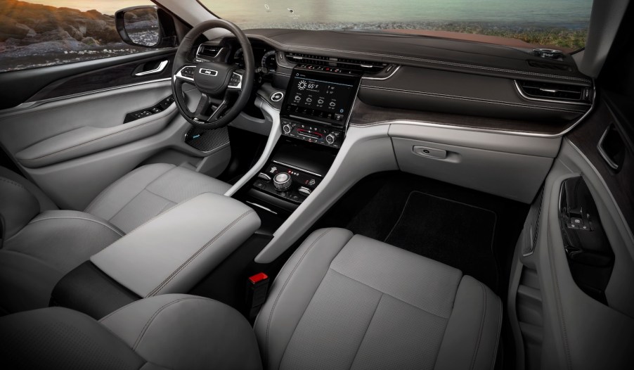 The all-new 2021 Jeep® Grand Cherokee L interior