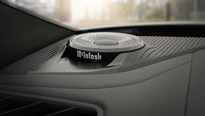 2021 Jeep Grand Cherokee McIntosh sound system