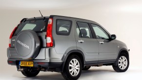 A parked silver 2005 Honda CR-V