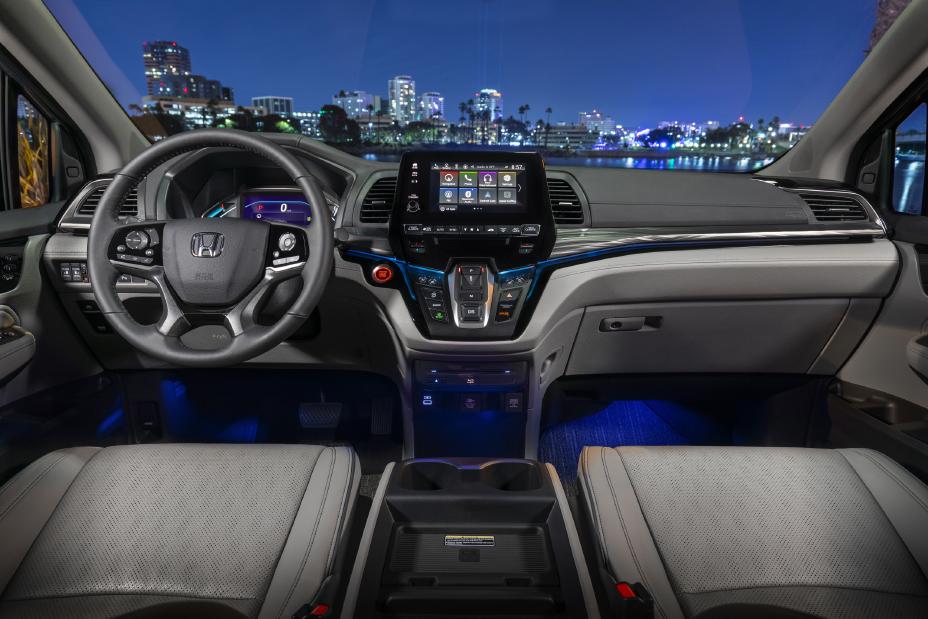 interior view of the 2022 honda odyssey cockpit