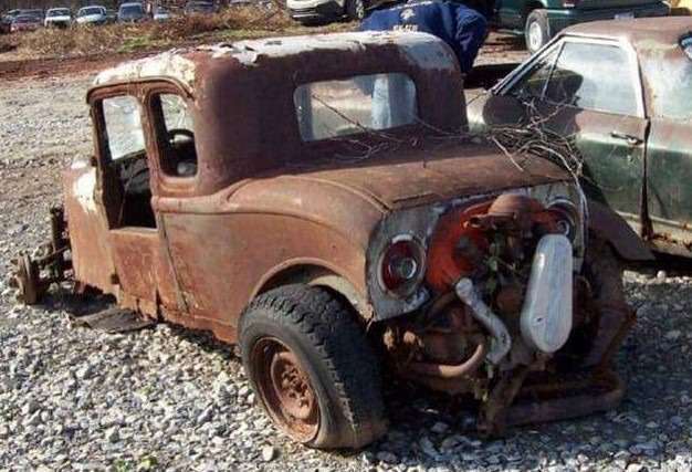 1932 Ford 5-Window Coupe sitting on VW pan