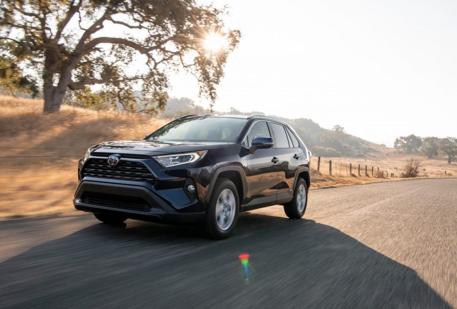 2021_Toyota_RAV4_XLE_front