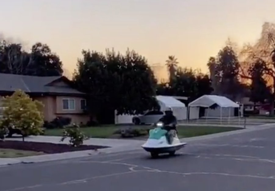 Jet-ski scootski