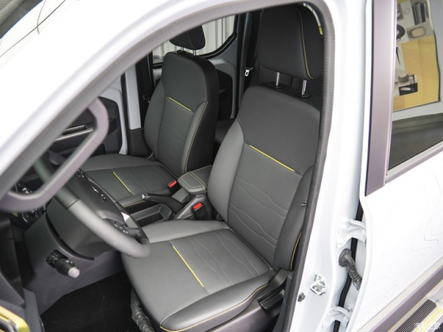 Wuling Zhengtu interior