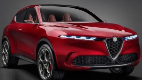 2022 Alfa Romeo Tonale crossover ft 3/4 view