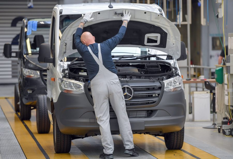 Commercial vehicles of the Sprinter type are built at the Mercedes-Benz AG Ludwigsfelde plant