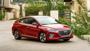 2021-hyunda-Ioniq-hybrid