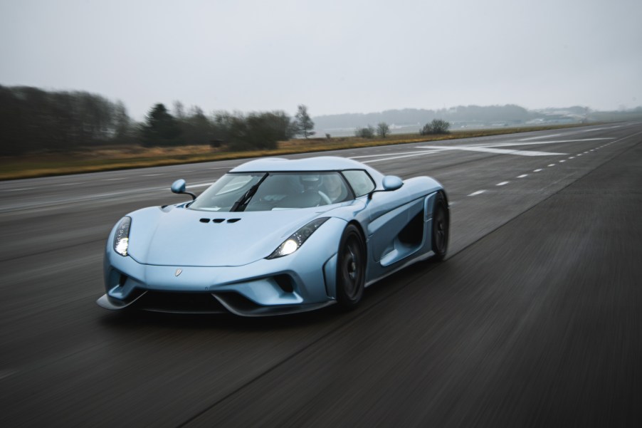 The Koenigsegg Regera is a hypercar/megacar