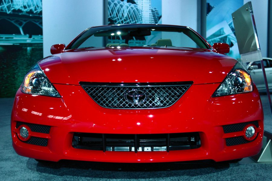 For '09 the red Toyota Camry Solara Convertible returns with all its top-down pleasure, but the Coupe has passed into history.