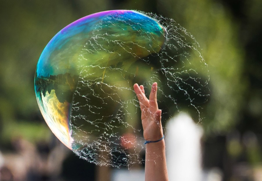 A hydro bubble boat