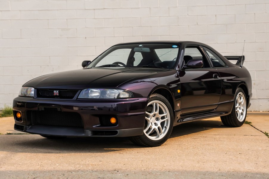 A 1995 "Midnight Purple" Nissan Skyline GT-R R33 model.