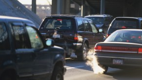 Cars idle in Manhattan traffic