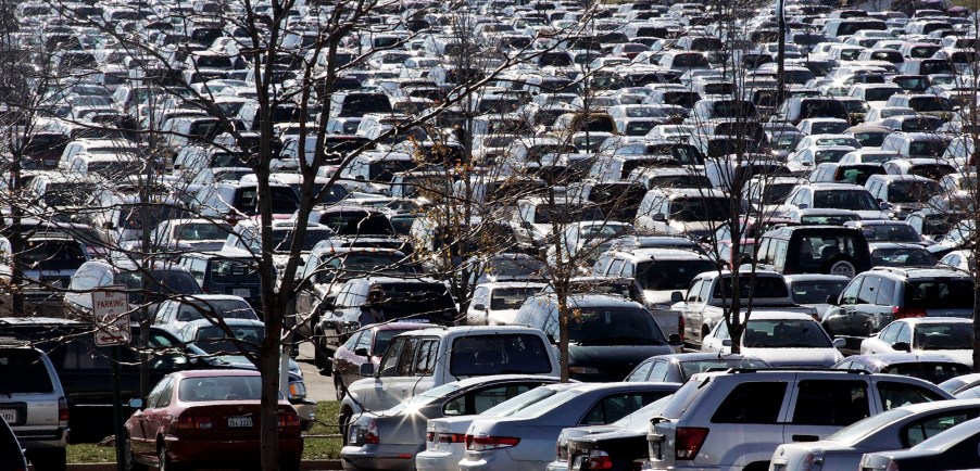 Cars fill a parking lot. Consumers had six major complaints about cars in 2020.