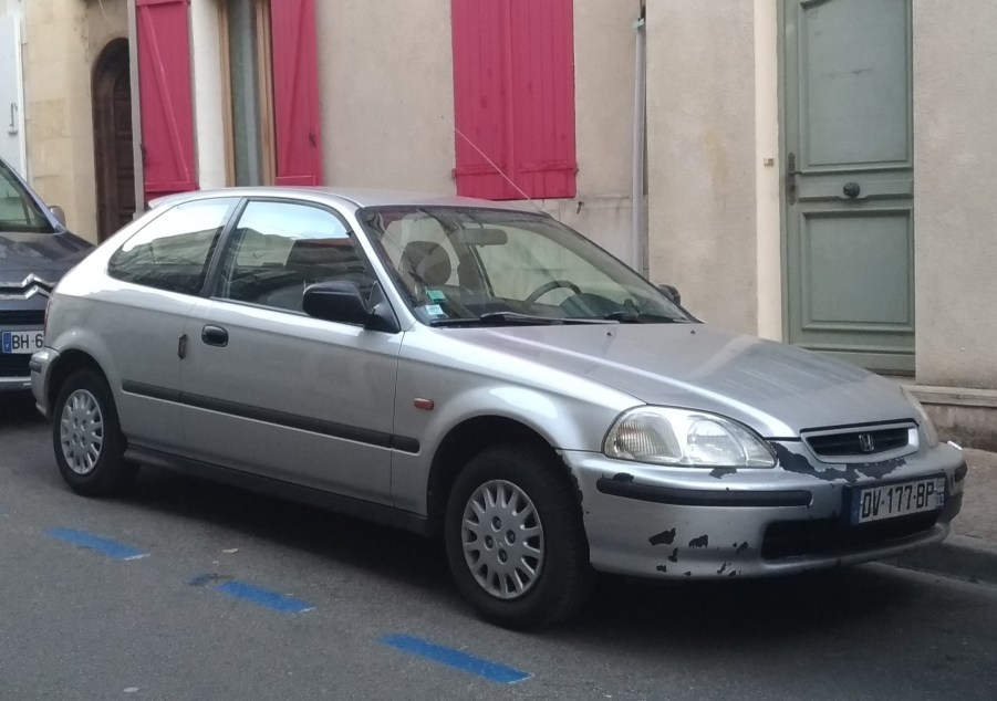 1998 Honda Civic with paint chips