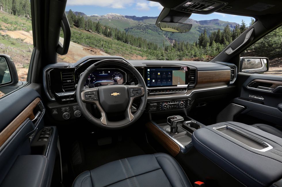 2022 Chevy Silverado interior 