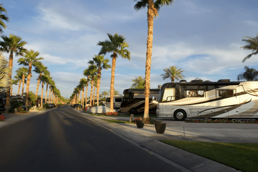 Motorcoach Country Club Luxury RV Park