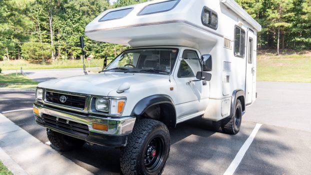 This Rare 1994 Toyota Hilux Overland Camper On Bring a Trailer Was Cheaper Than a 2022 Toyota Tacoma